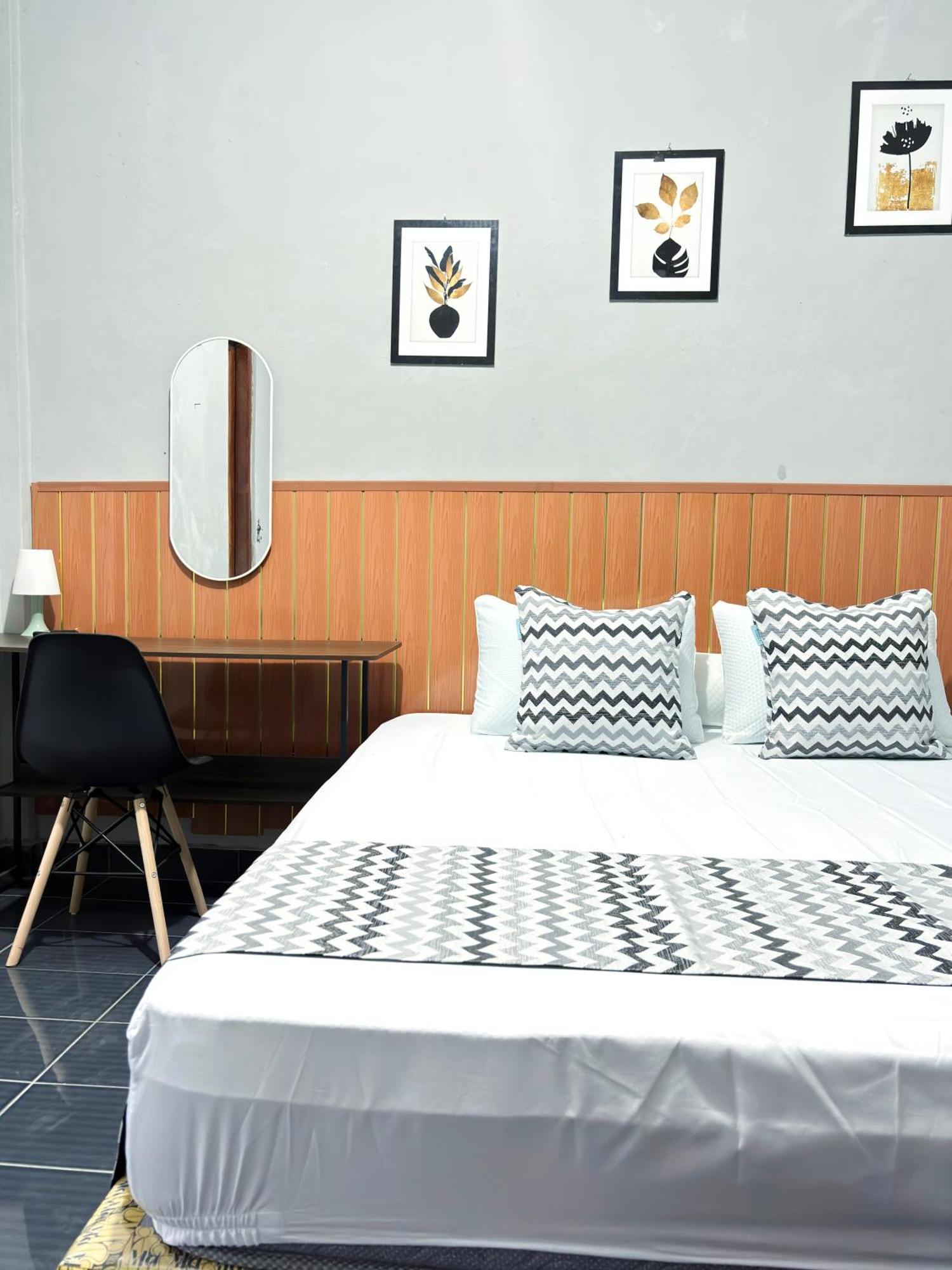 Jogja Day Inn Yogyakarta Esterno foto