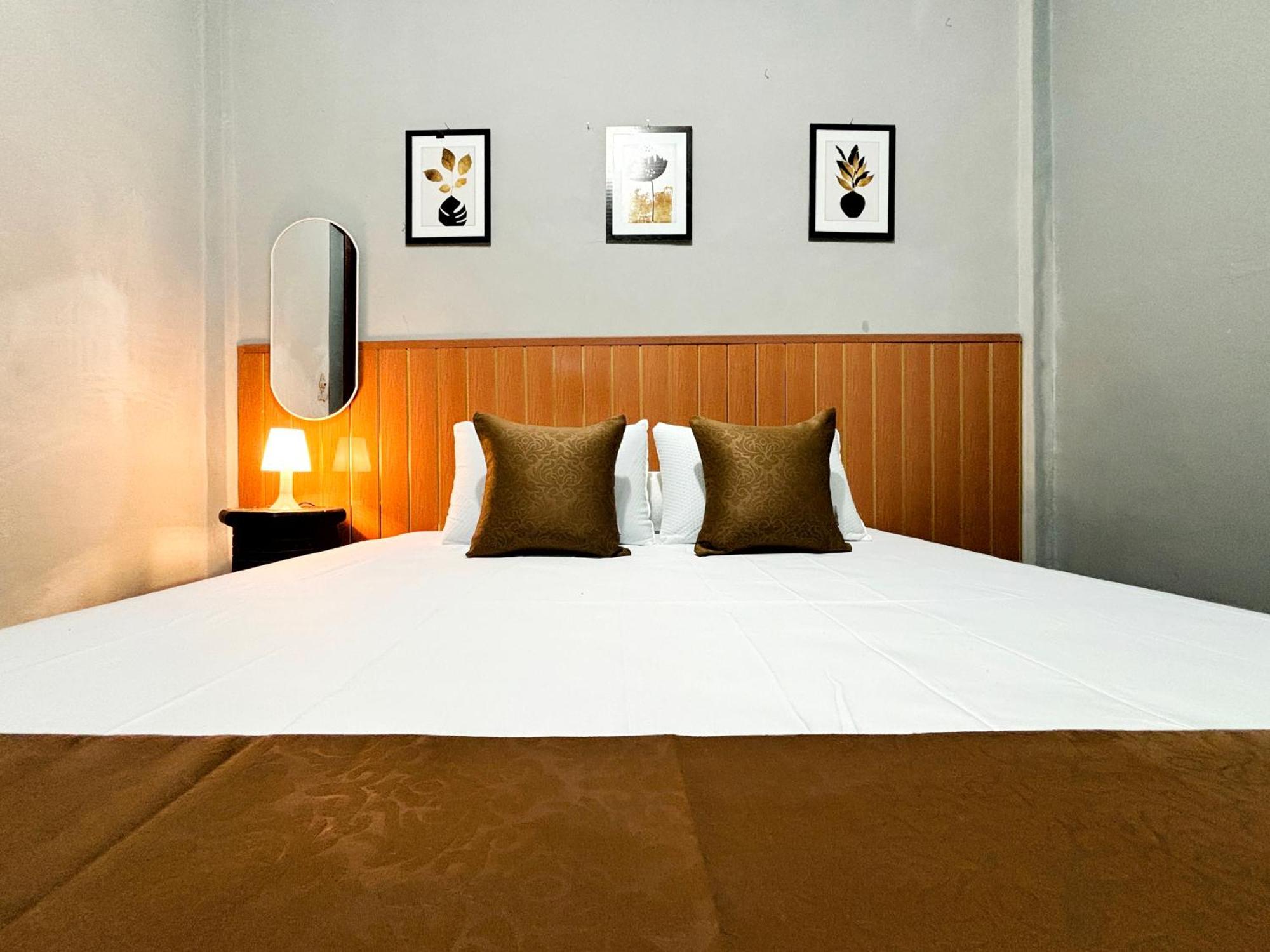 Jogja Day Inn Yogyakarta Esterno foto