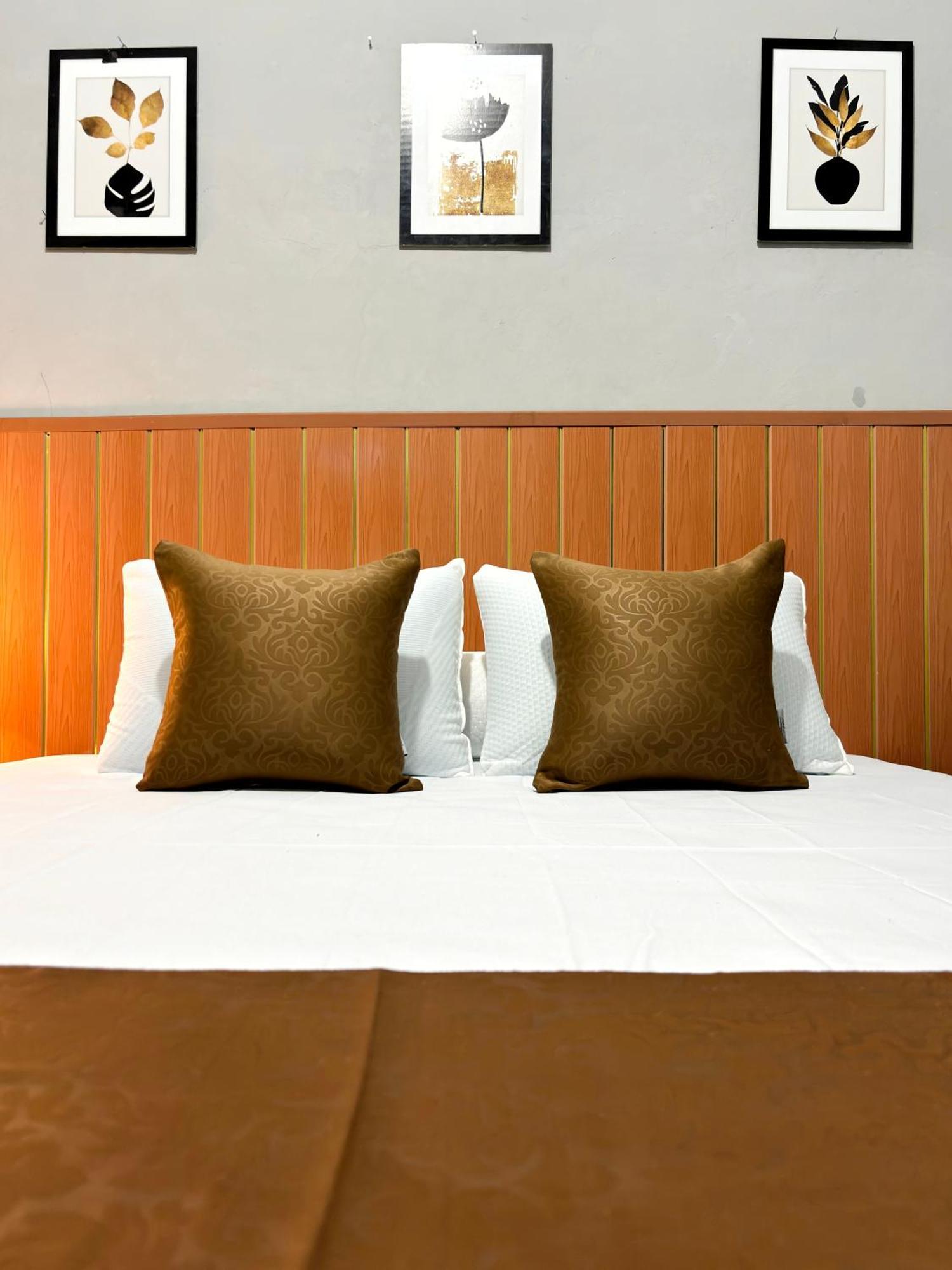 Jogja Day Inn Yogyakarta Esterno foto