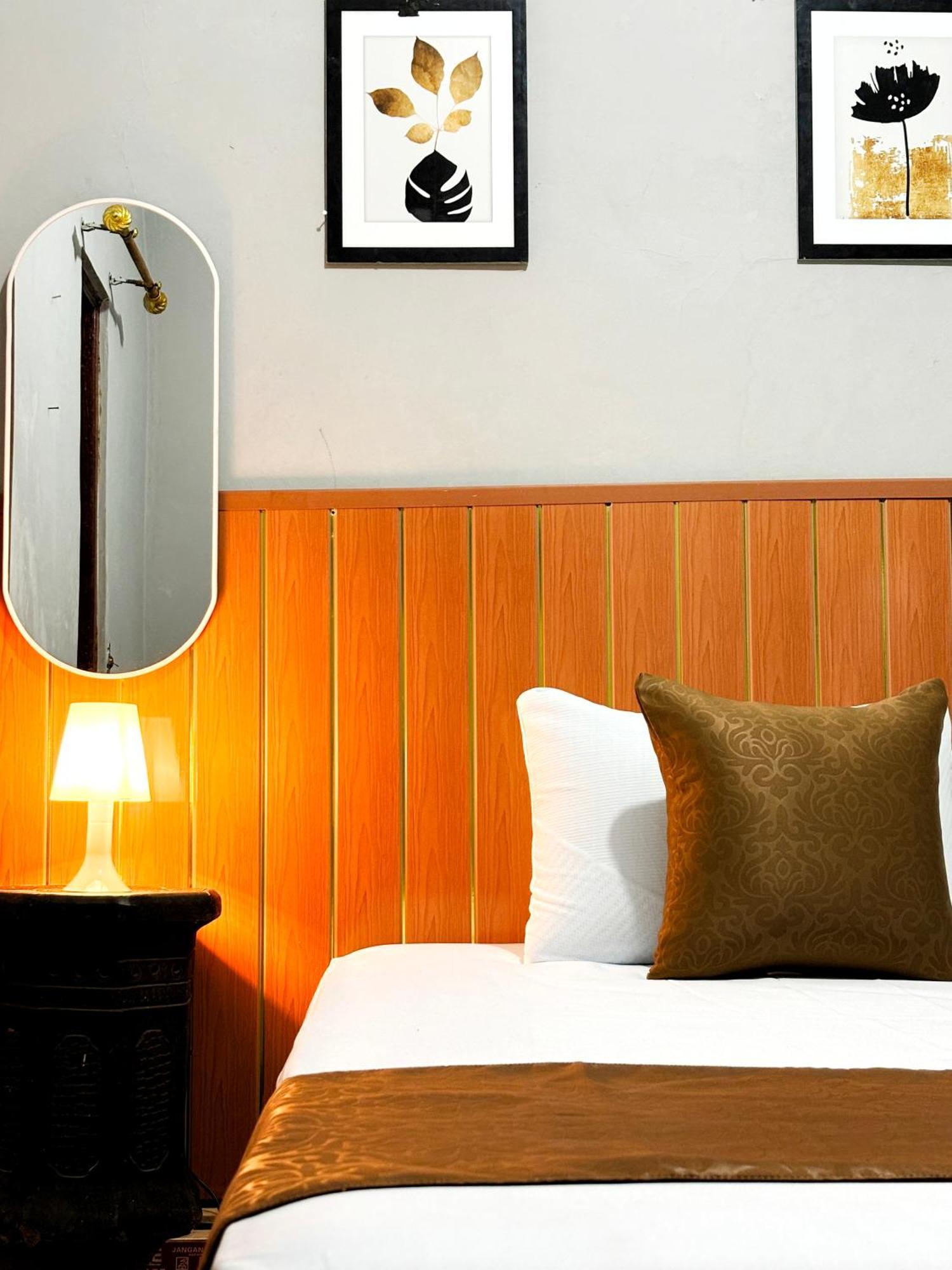 Jogja Day Inn Yogyakarta Esterno foto