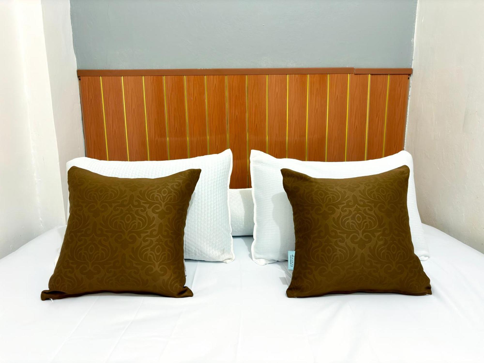 Jogja Day Inn Yogyakarta Esterno foto
