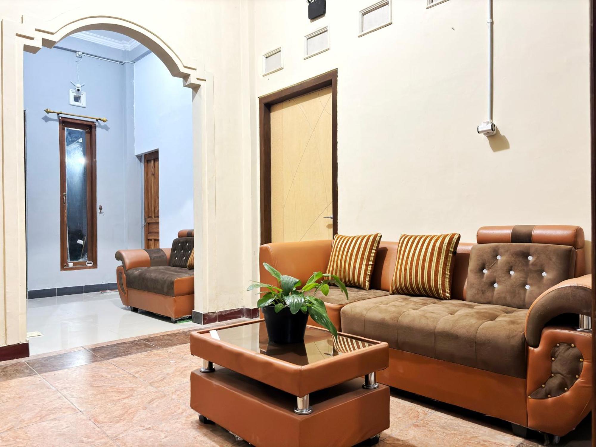 Jogja Day Inn Yogyakarta Esterno foto