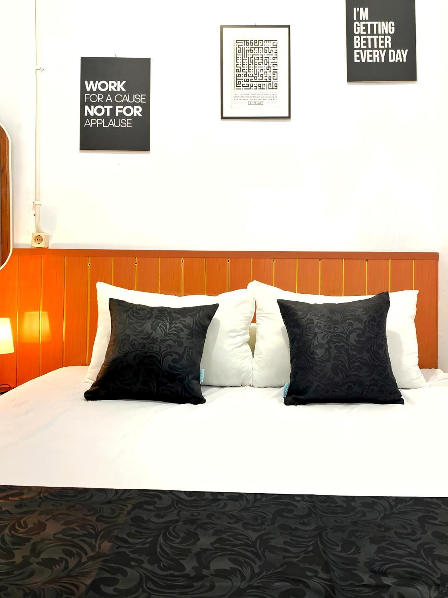 Jogja Day Inn Yogyakarta Esterno foto